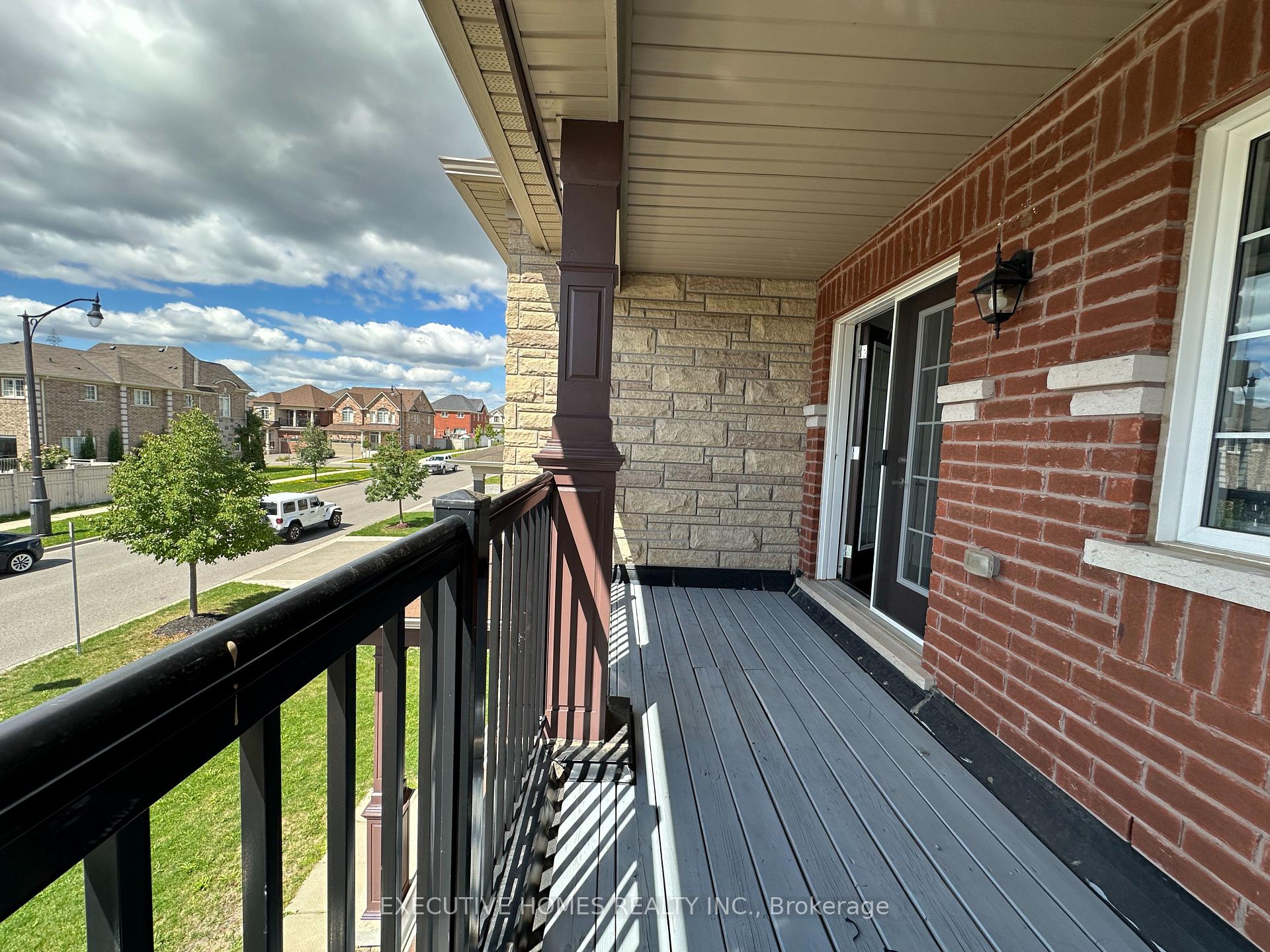 Photo 34 of 21 Elmcrest Drive, Brampton, Credit Valley — HOMEH