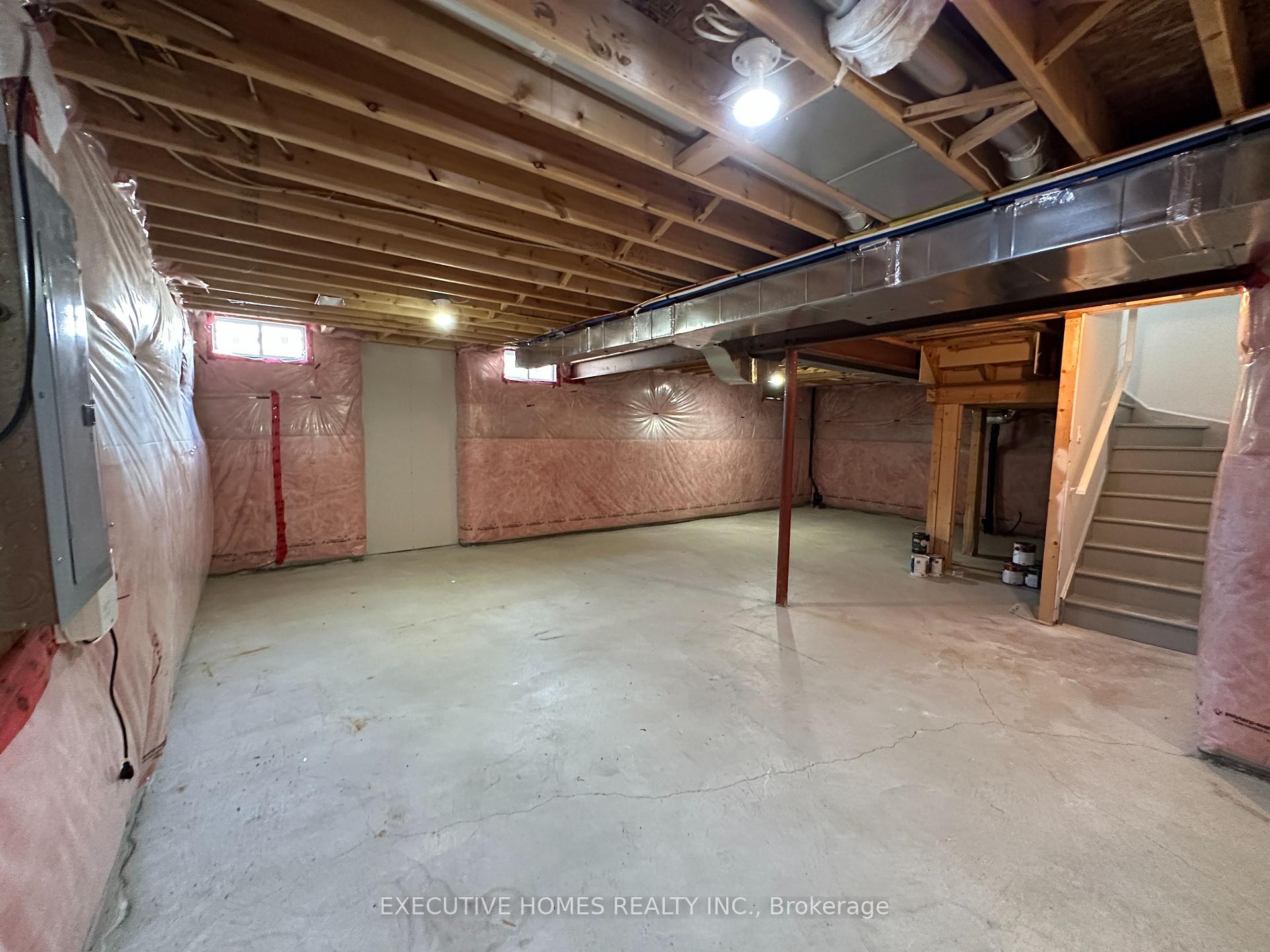 Photo 37 of 21 Elmcrest Drive, Brampton, Credit Valley — HOMEH
