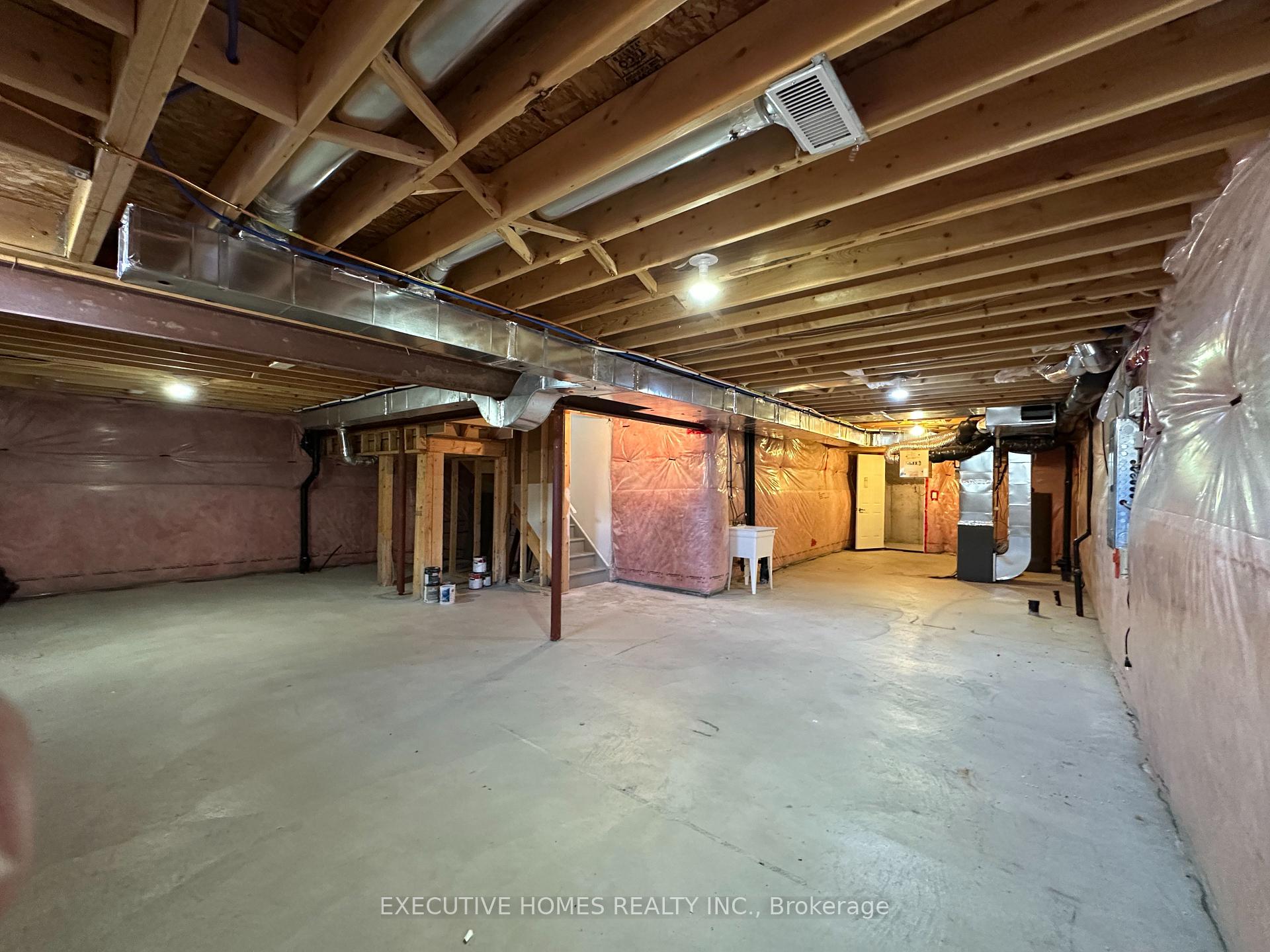 Photo 38 of 21 Elmcrest Drive, Brampton, Credit Valley — HOMEH