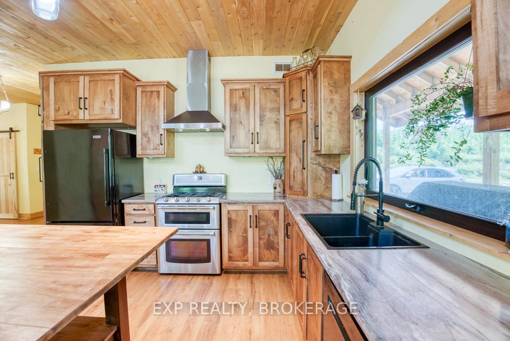 Photo 13 of 1249 Waters Edge Lane, Frontenac, Frontenac Centre — HOMEH