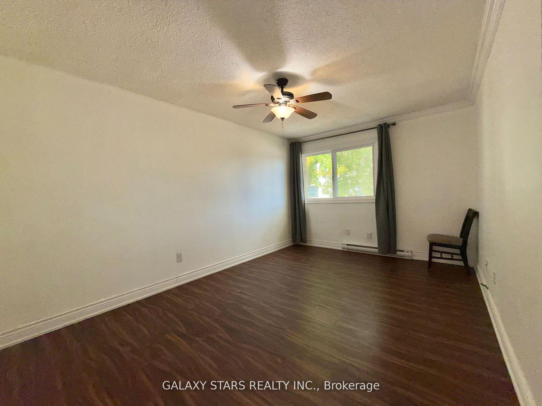 Photo 17 of 145 Milestone Crescent, Aurora, Aurora Village — HOMEH