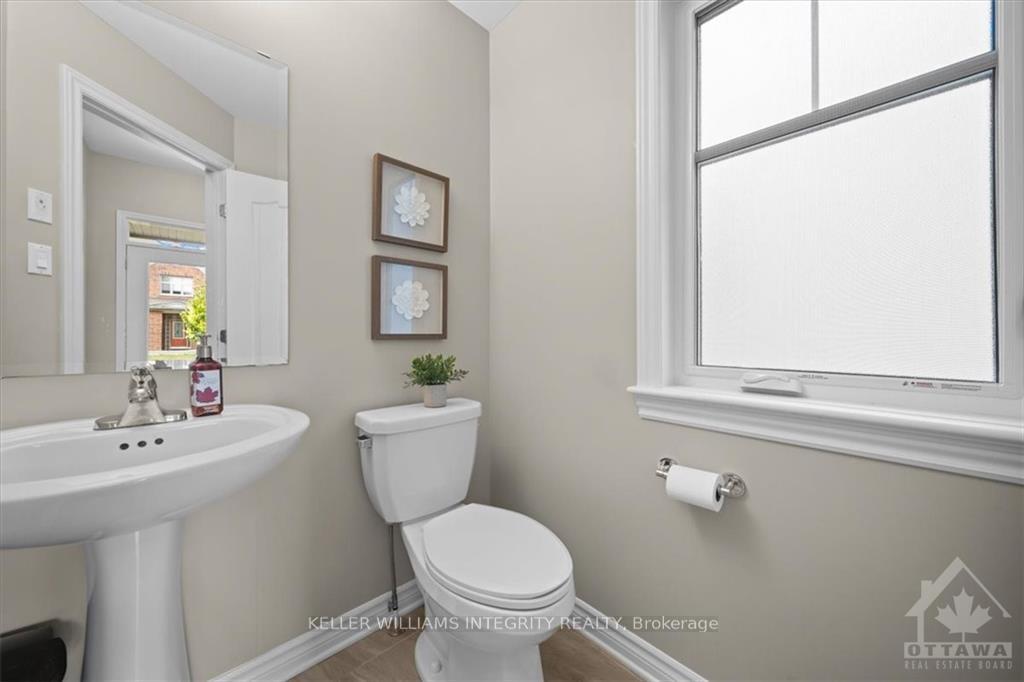 Photo 3 of 423 Warmstone Drive, Ottawa, Stittsville (North) — HOMEH