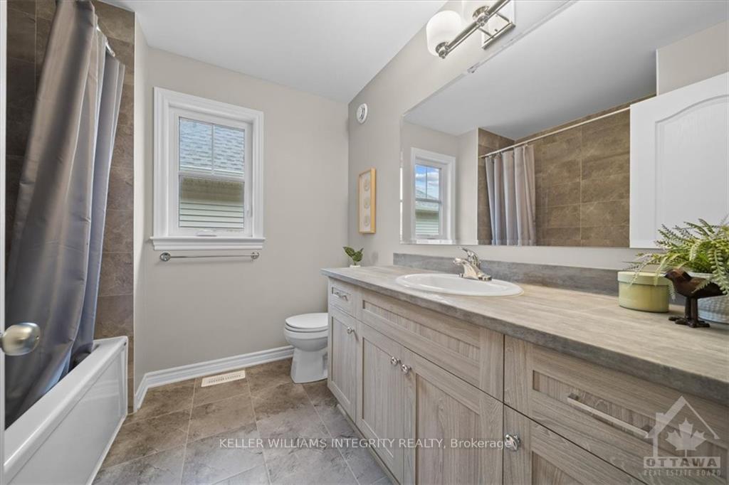 Photo 23 of 423 Warmstone Drive, Ottawa, Stittsville (North) — HOMEH