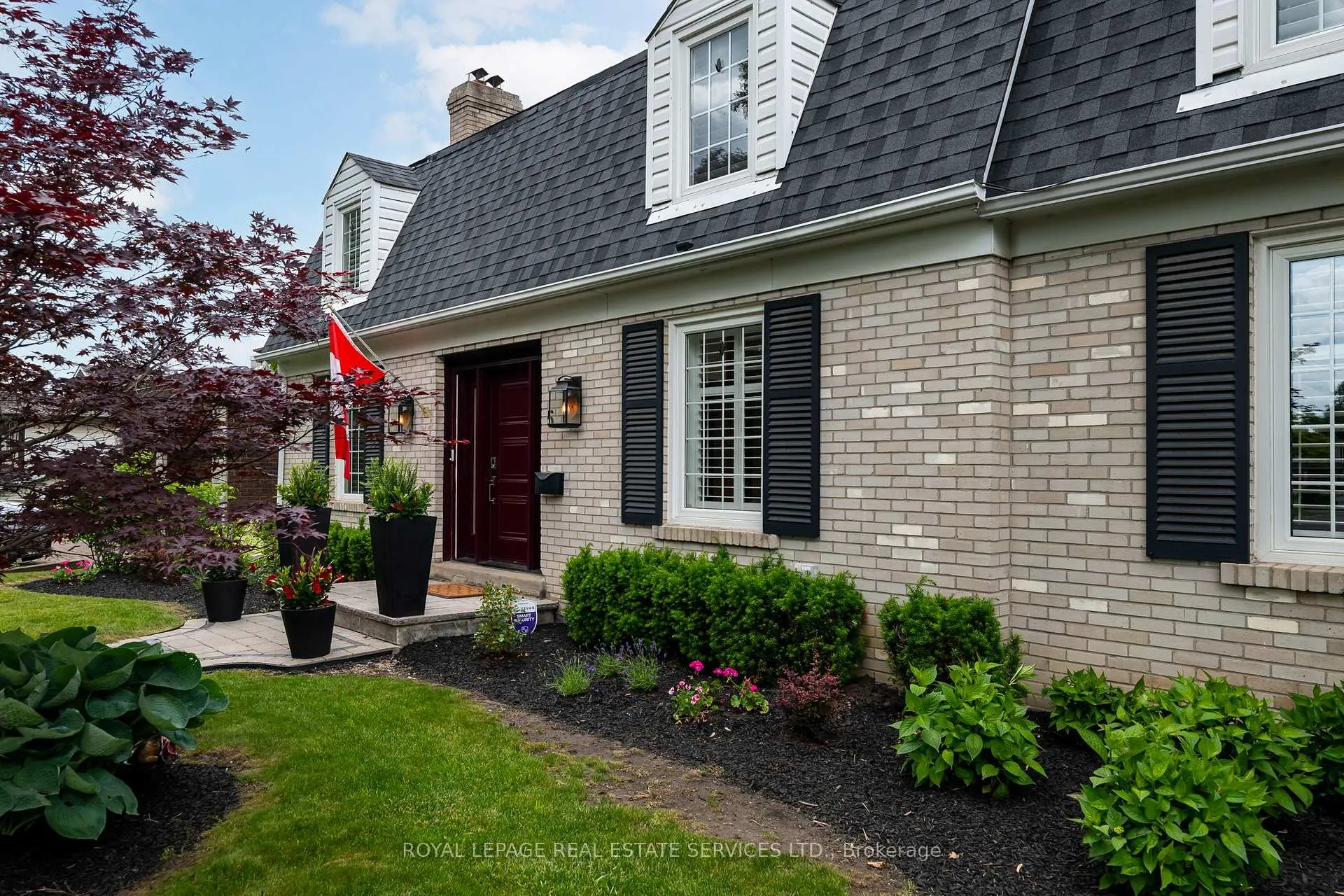 Photo 4 of 5 Pine Ridge Lane, Brampton, Brampton East — HOMEH