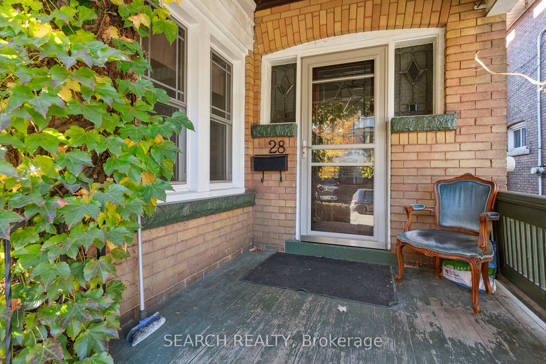 Photo 2 of 28 Hilda Avenue, Hamilton, Crown Point — HOMEH