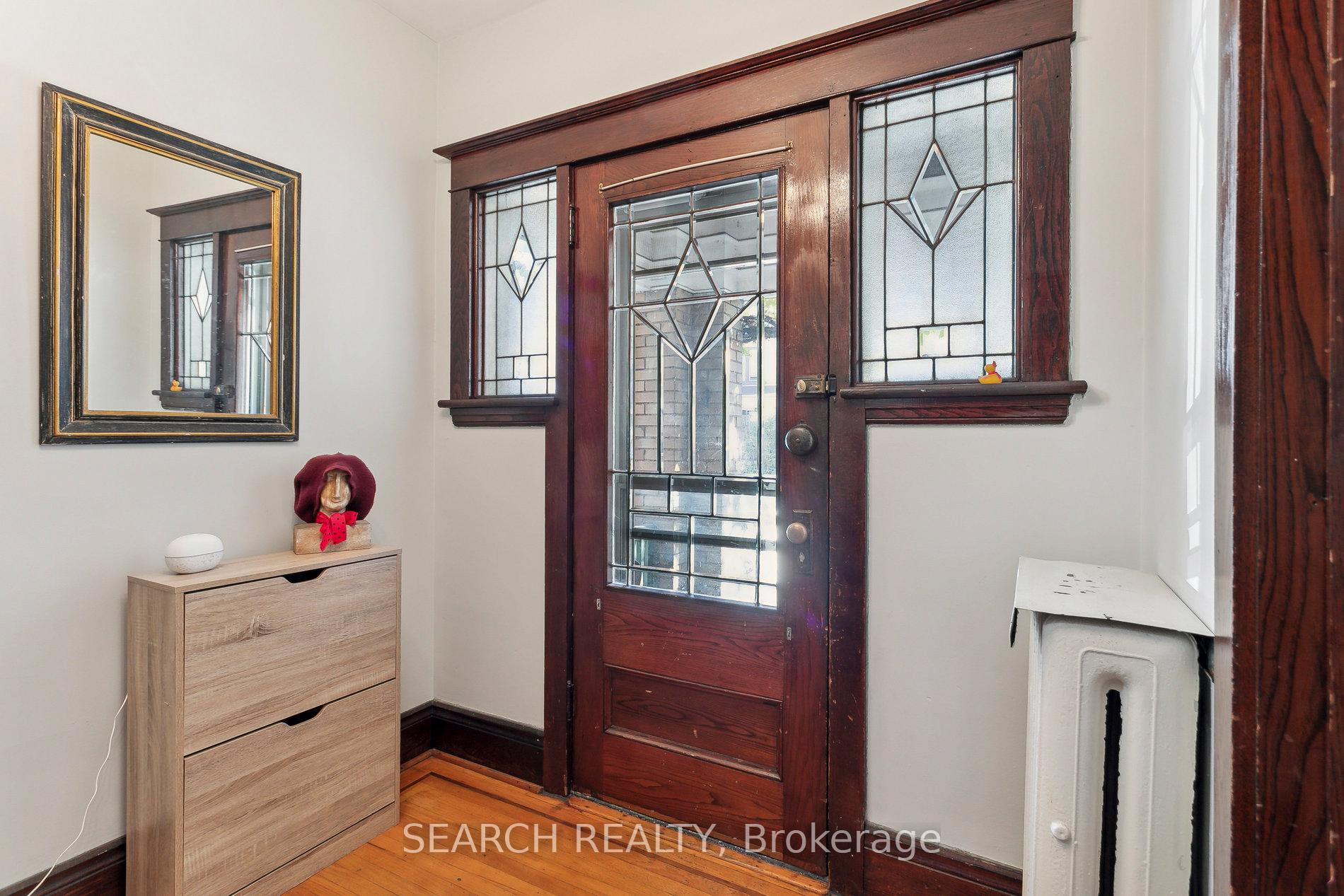 Photo 3 of 28 Hilda Avenue, Hamilton, Crown Point — HOMEH