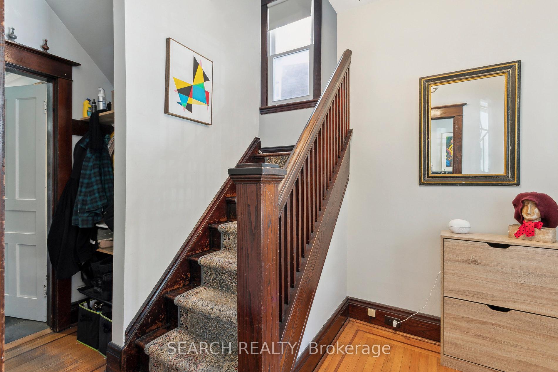 Photo 4 of 28 Hilda Avenue, Hamilton, Crown Point — HOMEH