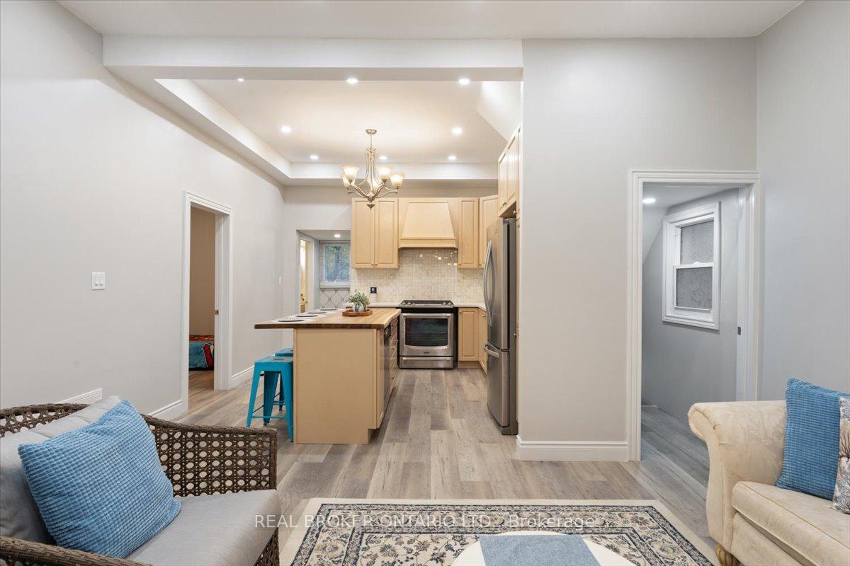 Photo 8 of 72 Leeming Street, Hamilton, Landsdale — HOMEH