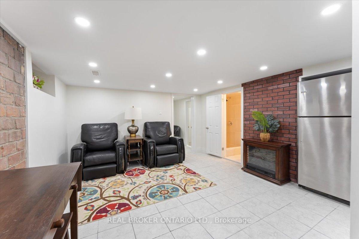 Photo 32 of 72 Leeming Street, Hamilton, Landsdale — HOMEH