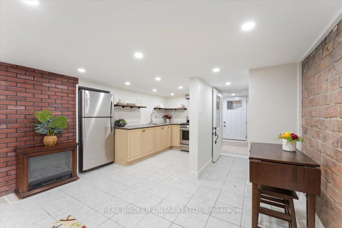 Photo 33 of 72 Leeming Street, Hamilton, Landsdale — HOMEH