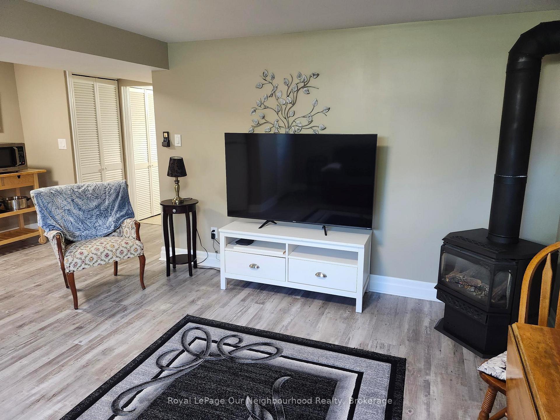 Photo 3 of Unit Lower, 21 Sunset Road, Clarington, Bowmanville — HOMEH