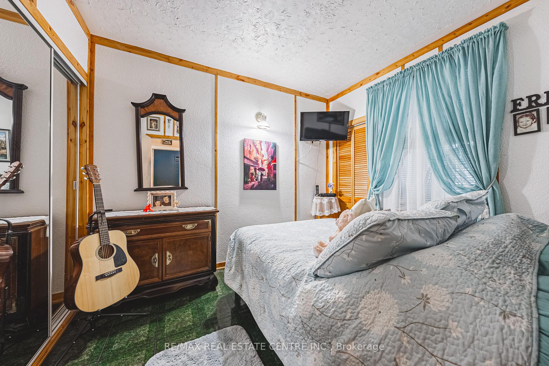 Photo 40 of 193 Campbell Avenue, Hamilton, Crown Point — HOMEH
