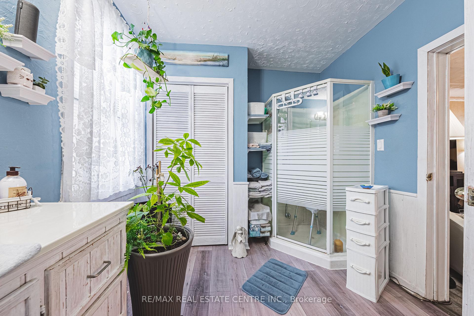 Photo 13 of 193 Campbell Avenue, Hamilton, Crown Point — HOMEH