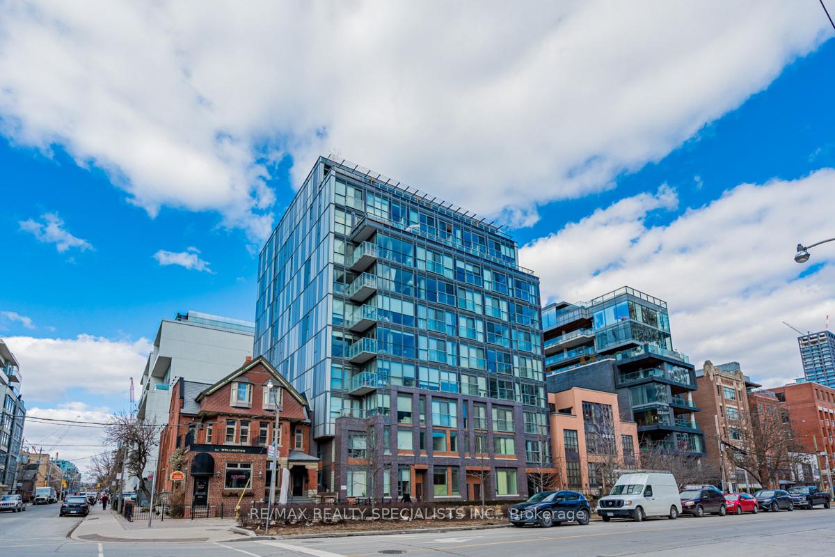 Front of Unit 810, 508 Wellington Street W
