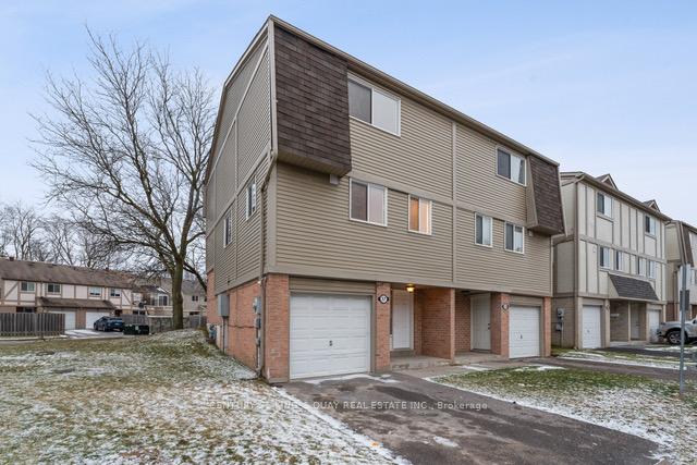 Photo 2 of 37 New Port Way, Markham, Thornhill — HOMEH