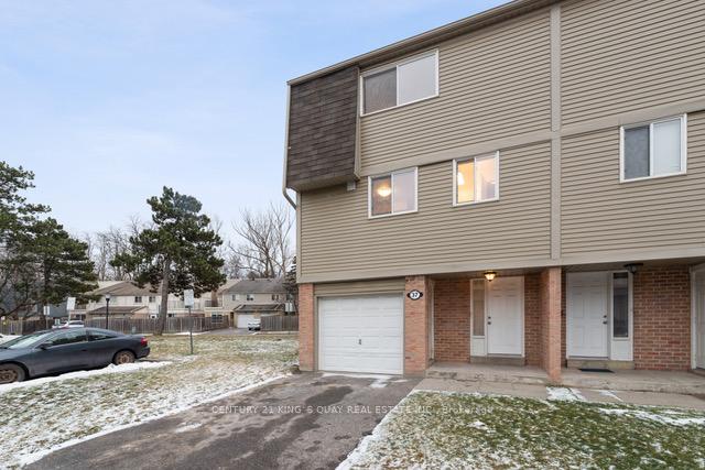 Photo 3 of 37 New Port Way, Markham, Thornhill — HOMEH