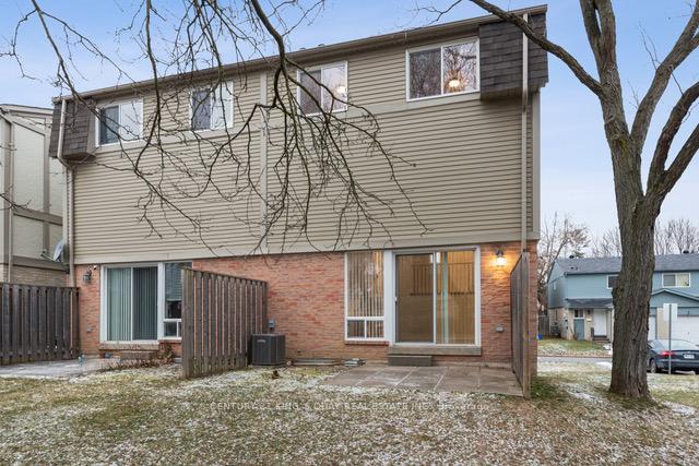 Photo 5 of 37 New Port Way, Markham, Thornhill — HOMEH