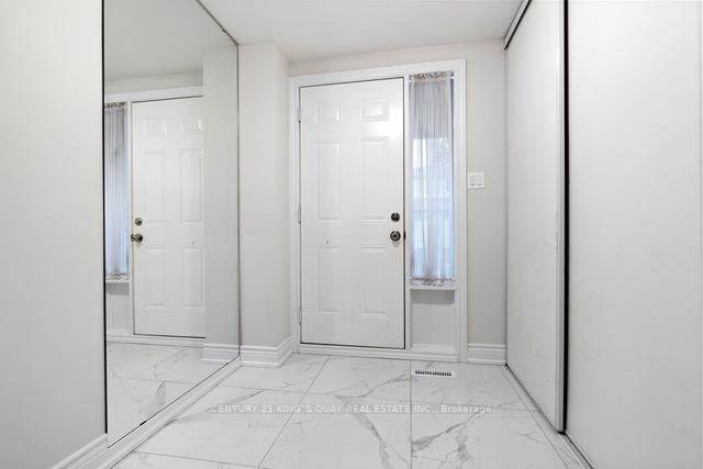 Photo 7 of 37 New Port Way, Markham, Thornhill — HOMEH