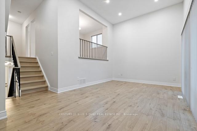 Photo 10 of 37 New Port Way, Markham, Thornhill — HOMEH