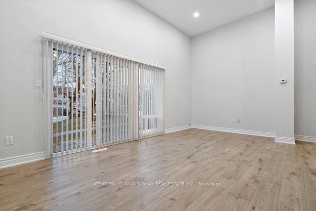Photo 11 of 37 New Port Way, Markham, Thornhill — HOMEH