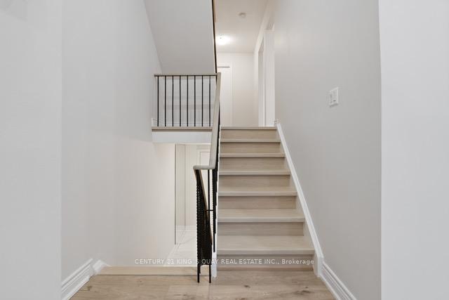Photo 12 of 37 New Port Way, Markham, Thornhill — HOMEH