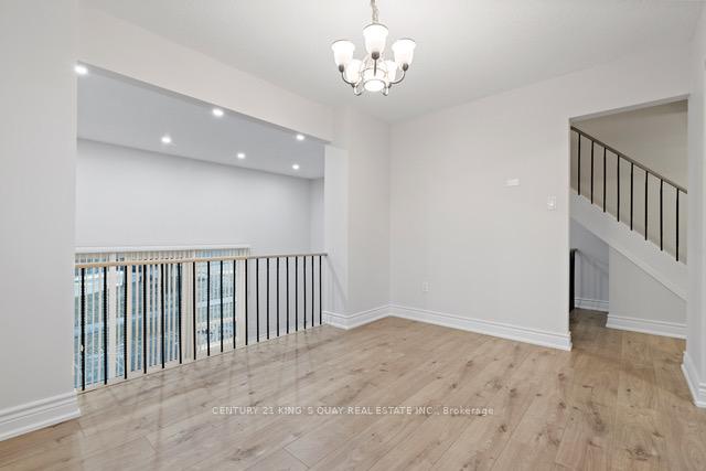 Photo 14 of 37 New Port Way, Markham, Thornhill — HOMEH