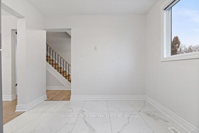 Photo 17 of 37 New Port Way, Markham, Thornhill — HOMEH