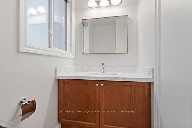 Photo 18 of 37 New Port Way, Markham, Thornhill — HOMEH