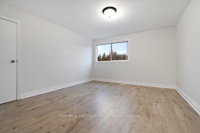 Photo 22 of 37 New Port Way, Markham, Thornhill — HOMEH