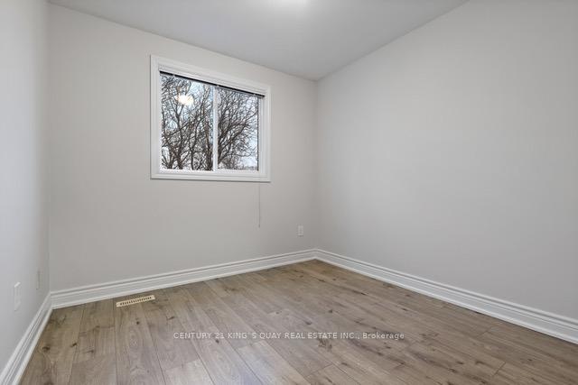 Photo 25 of 37 New Port Way, Markham, Thornhill — HOMEH
