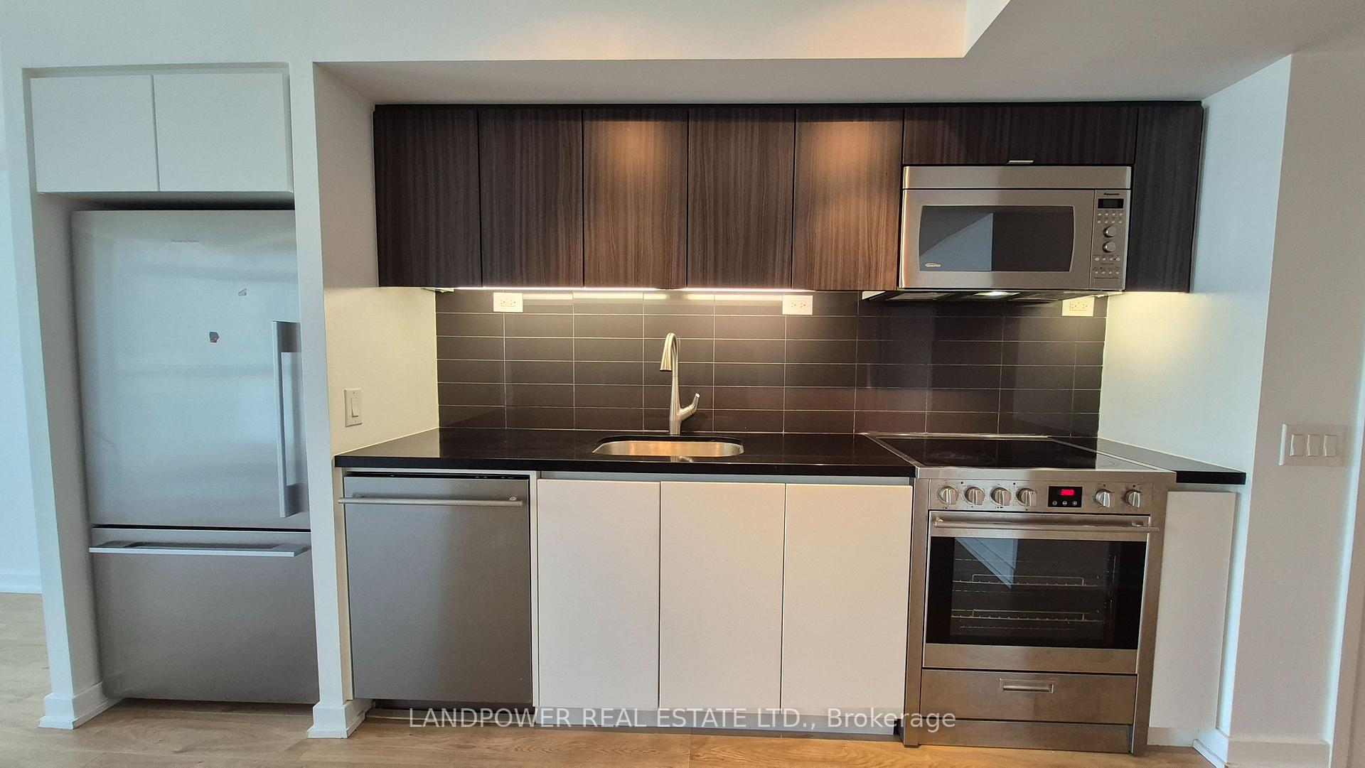 Photo 5 of Unit 3205, 75 Queens Wharf Road, Toronto, Waterfront Communities — HOMEH