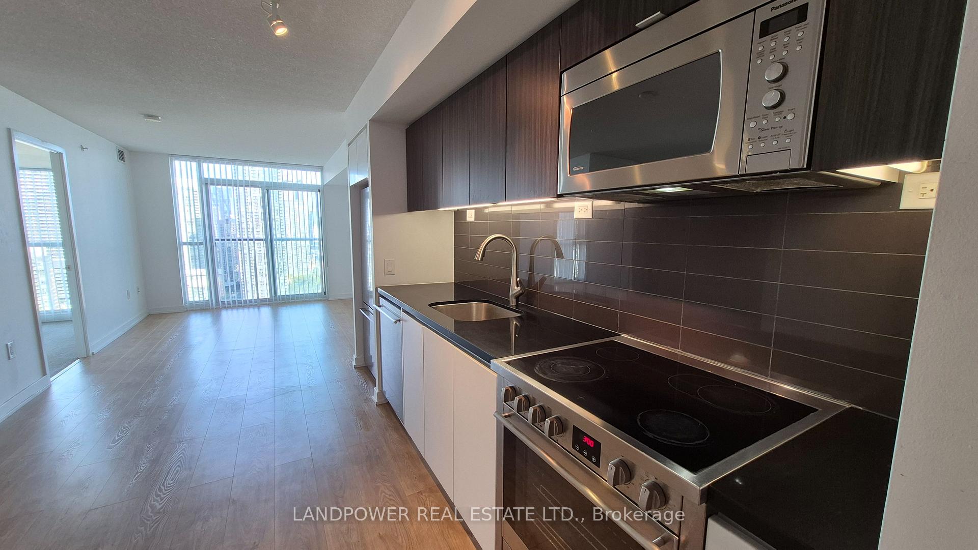 Photo 6 of Unit 3205, 75 Queens Wharf Road, Toronto, Waterfront Communities — HOMEH