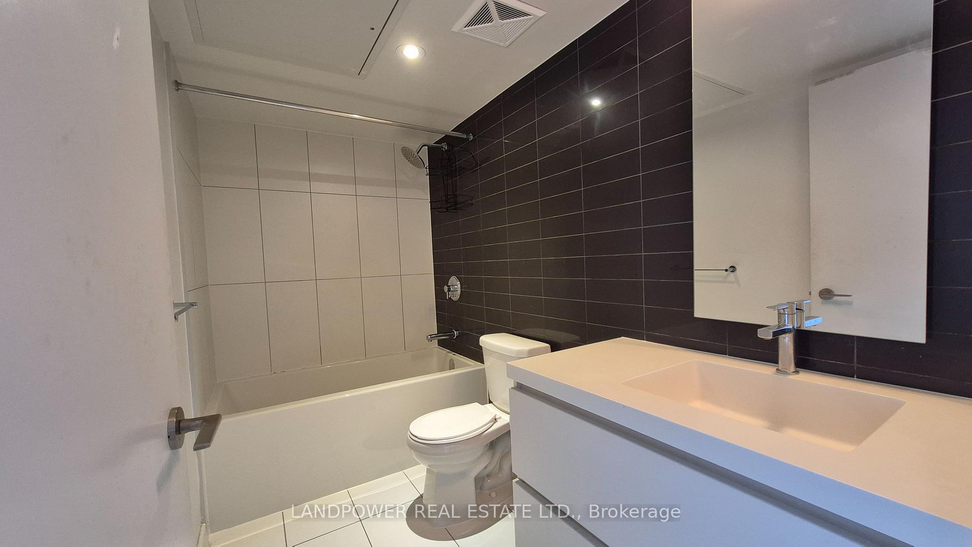 Photo 14 of Unit 3205, 75 Queens Wharf Road, Toronto, Waterfront Communities — HOMEH