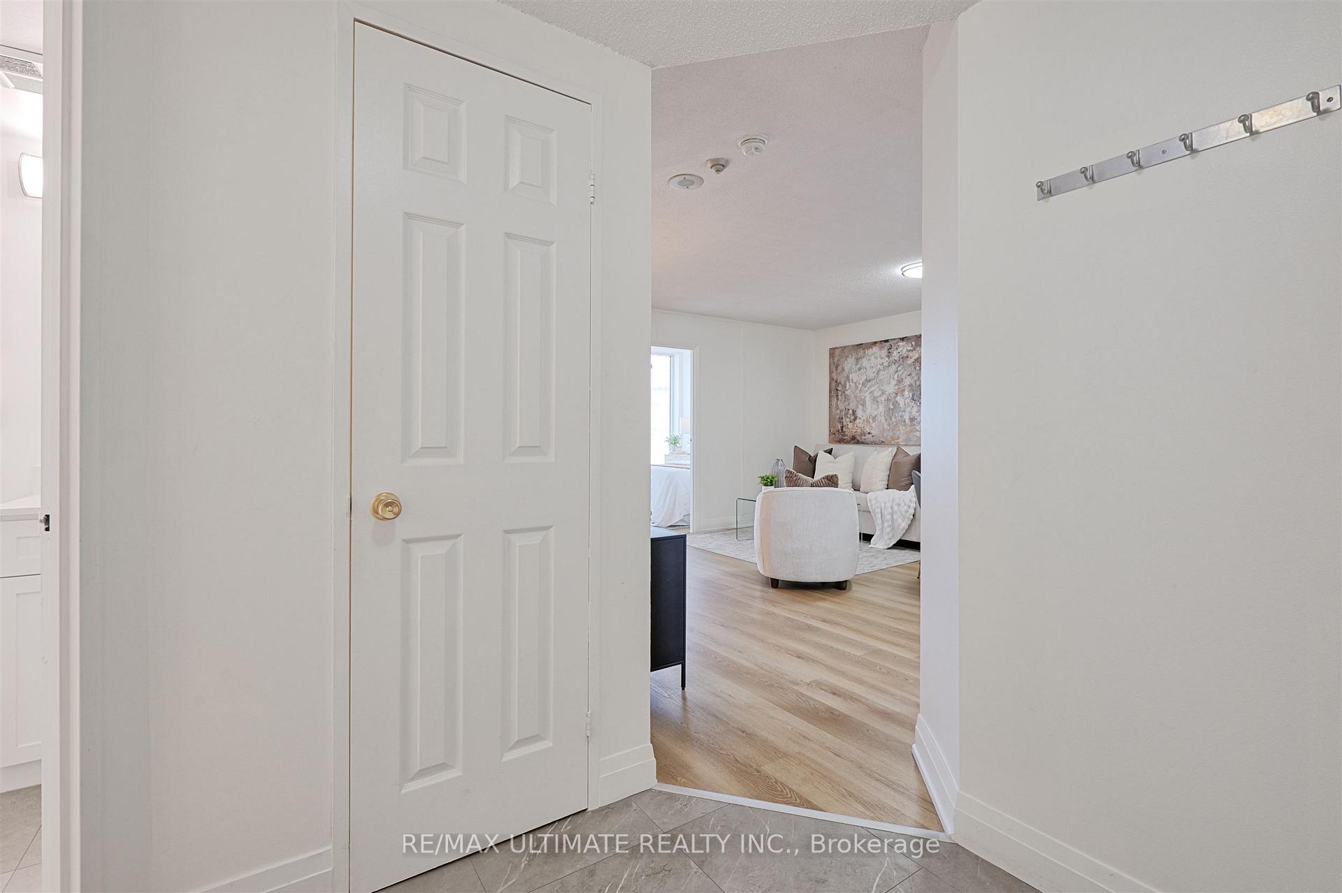 Photo 4 of Unit 2206, 55 Centre Avenue, Toronto, Bay Street Corridor — HOMEH