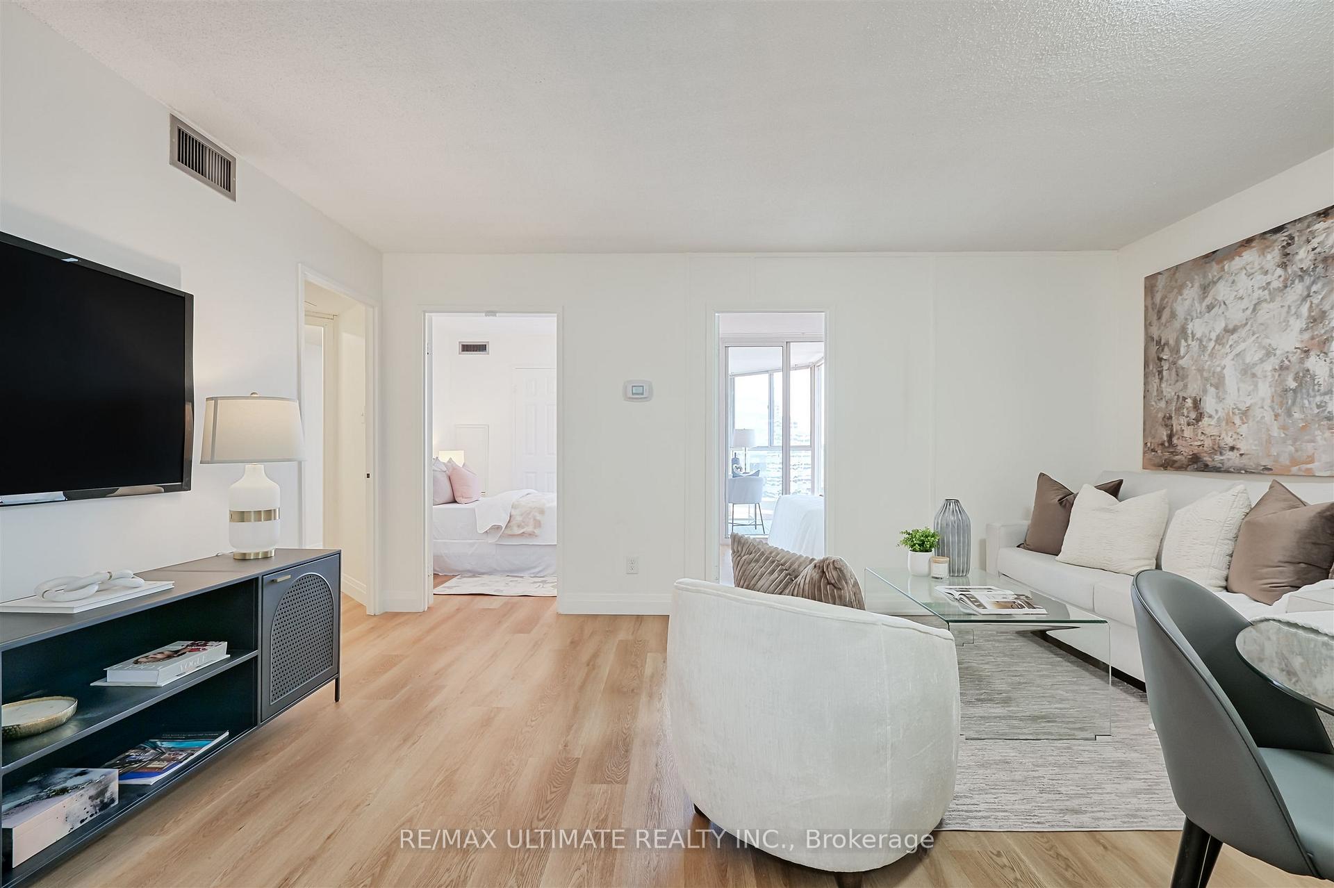 Photo 5 of Unit 2206, 55 Centre Avenue, Toronto, Bay Street Corridor — HOMEH