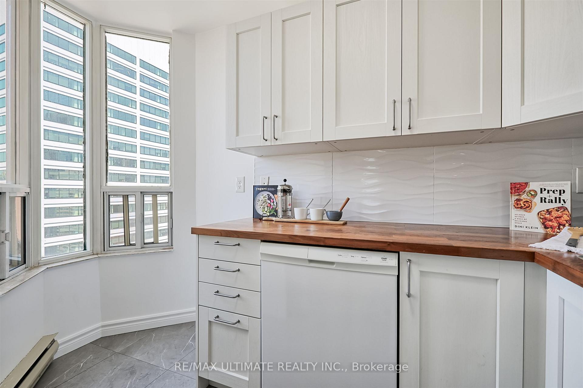 Photo 14 of Unit 2206, 55 Centre Avenue, Toronto, Bay Street Corridor — HOMEH