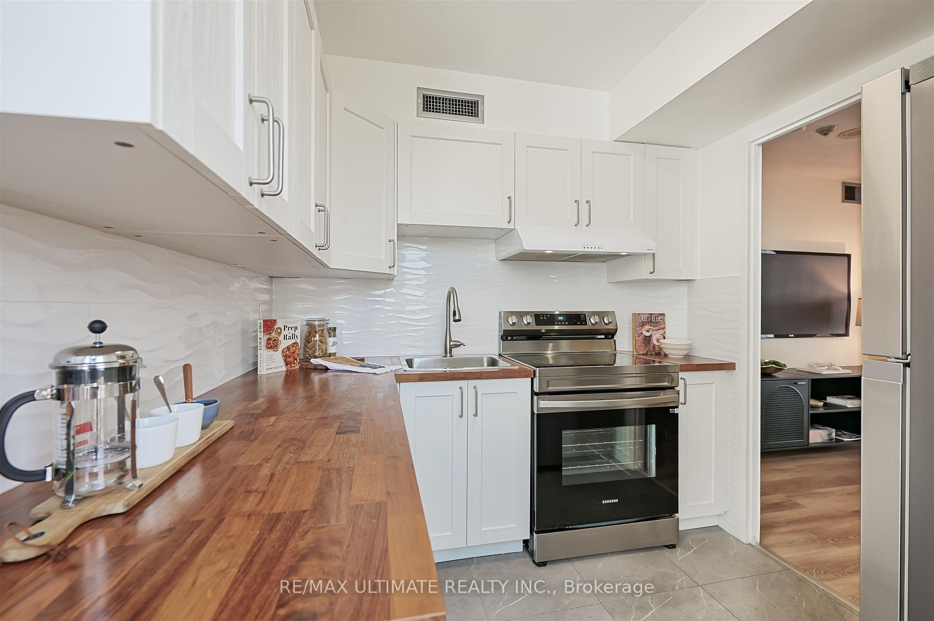 Photo 15 of Unit 2206, 55 Centre Avenue, Toronto, Bay Street Corridor — HOMEH