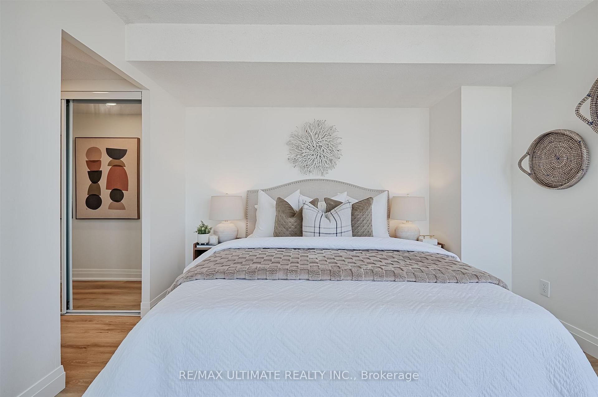 Photo 16 of Unit 2206, 55 Centre Avenue, Toronto, Bay Street Corridor — HOMEH