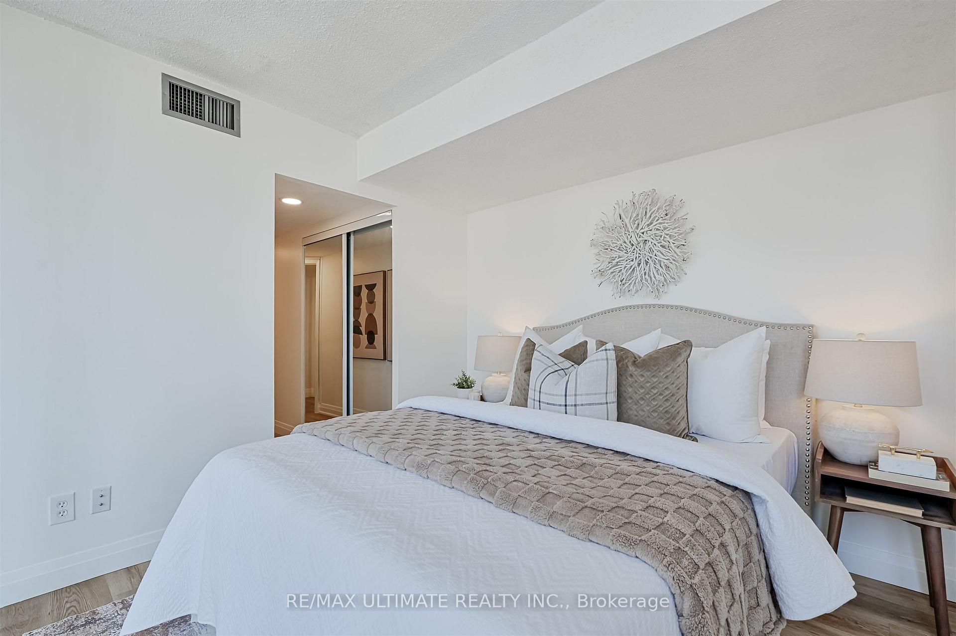Photo 17 of Unit 2206, 55 Centre Avenue, Toronto, Bay Street Corridor — HOMEH