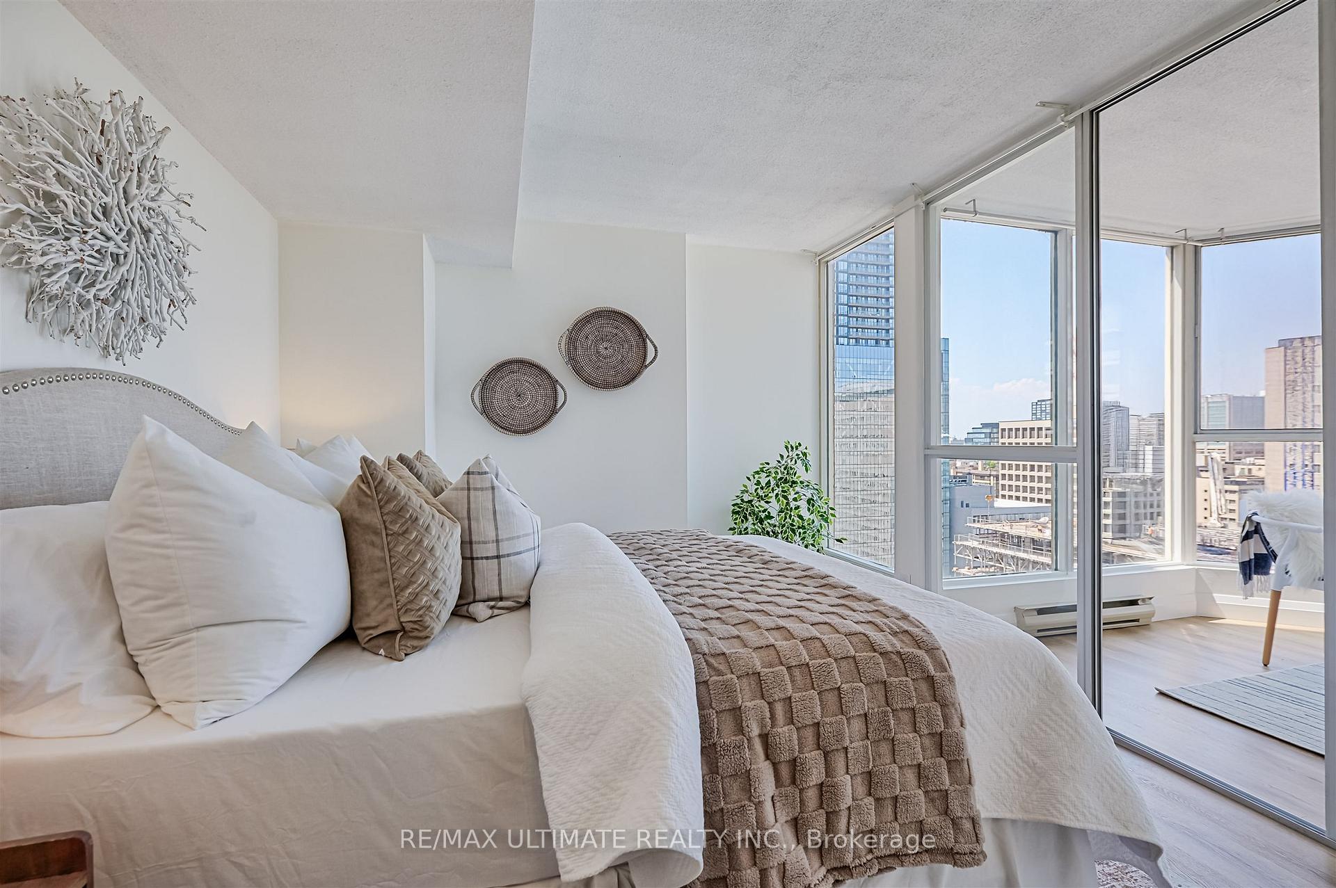Photo 19 of Unit 2206, 55 Centre Avenue, Toronto, Bay Street Corridor — HOMEH