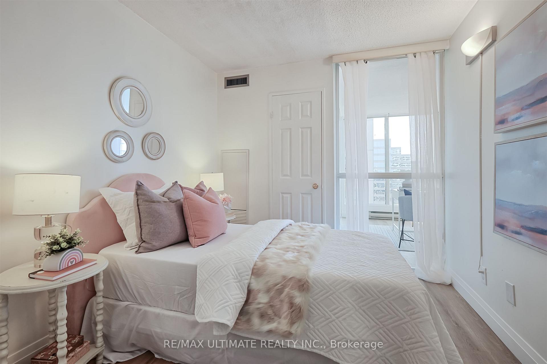 Photo 26 of Unit 2206, 55 Centre Avenue, Toronto, Bay Street Corridor — HOMEH