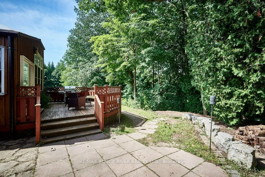 Photo 2 of 112 Old Varcoe Road, Clarington, Courtice — HOMEH