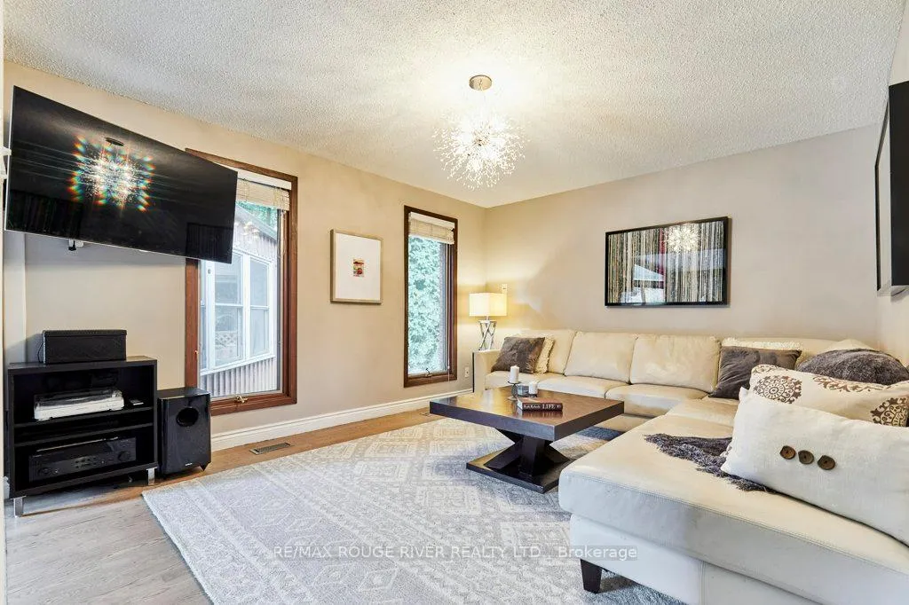 Photo 13 of 112 Old Varcoe Road, Clarington, Courtice — HOMEH