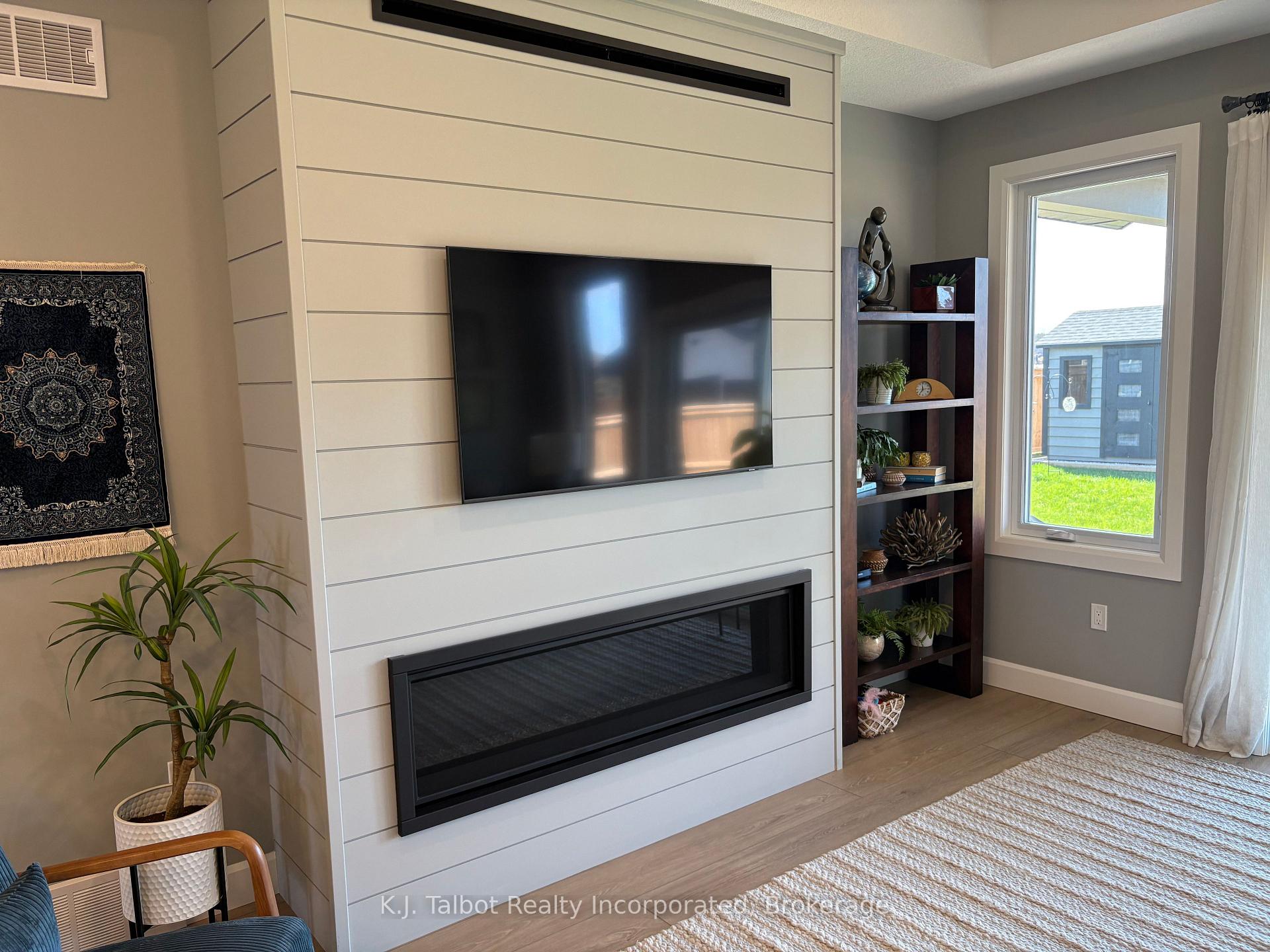 Photo 16 of 185 Shearwater Trail, Goderich, Goderich (Town) — HOMEH