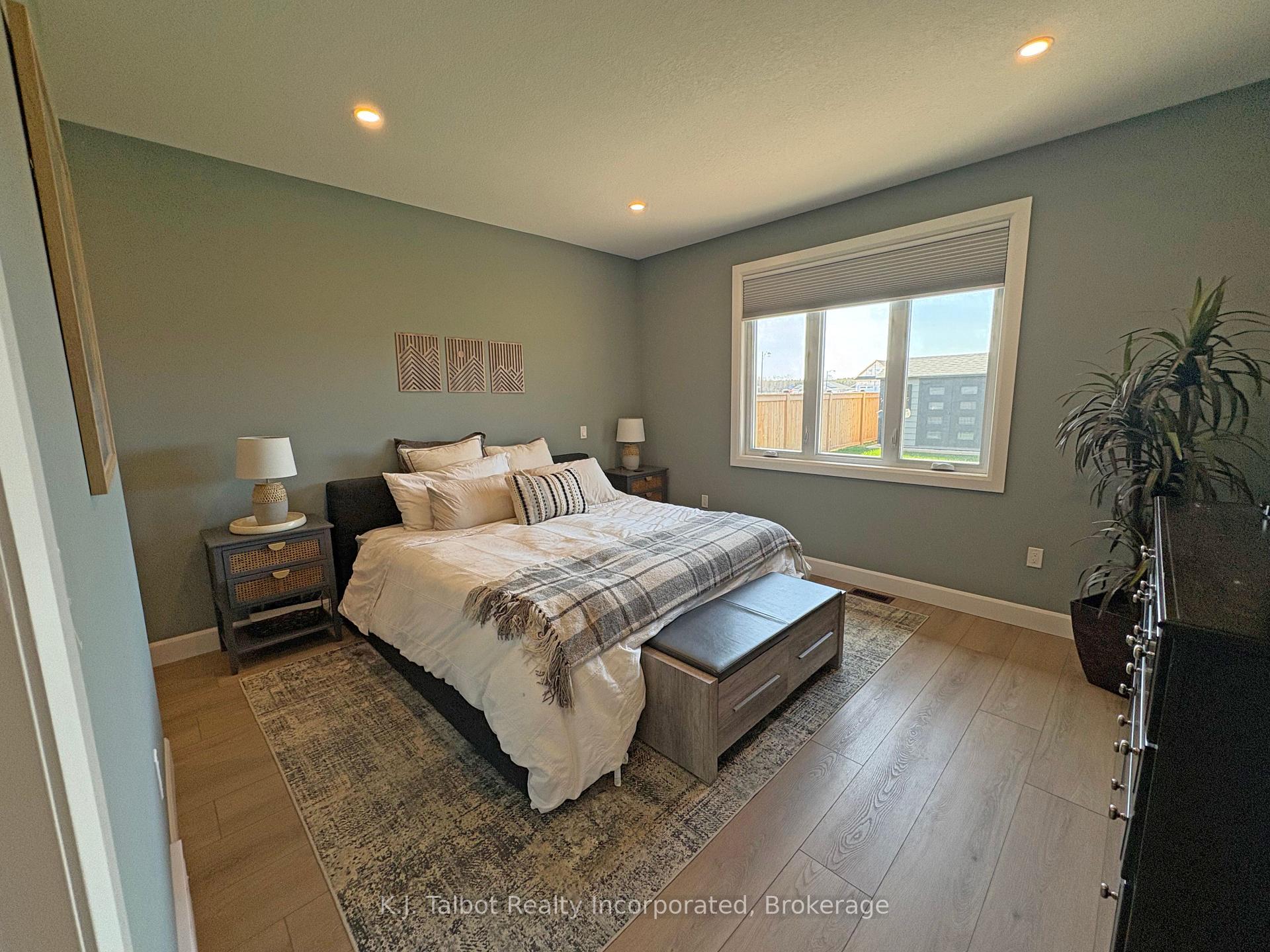 Photo 17 of 185 Shearwater Trail, Goderich, Goderich (Town) — HOMEH