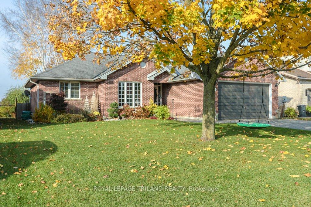 Photo 3 of 210 Snyders Avenue, Central Elgin, Belmont — HOMEH