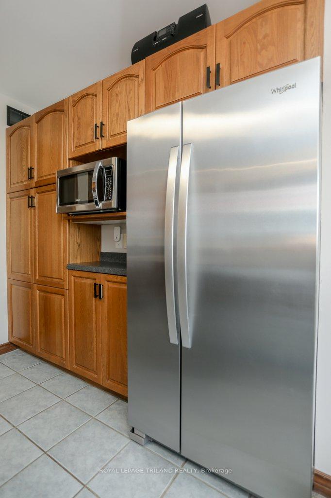Photo 18 of 210 Snyders Avenue, Central Elgin, Belmont — HOMEH
