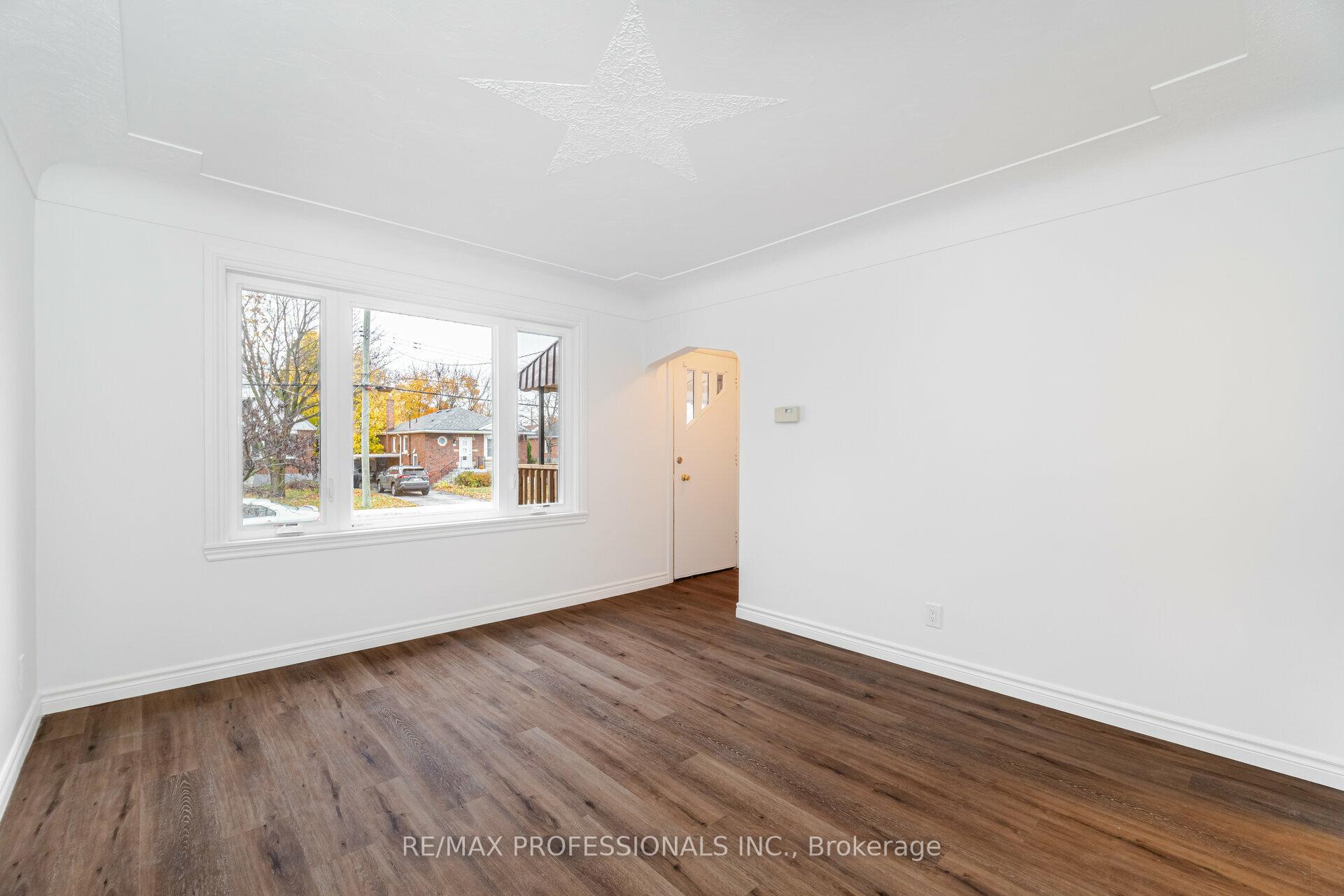 Photo 7 of 170 East 33rd Street E, Hamilton, Raleigh — HOMEH