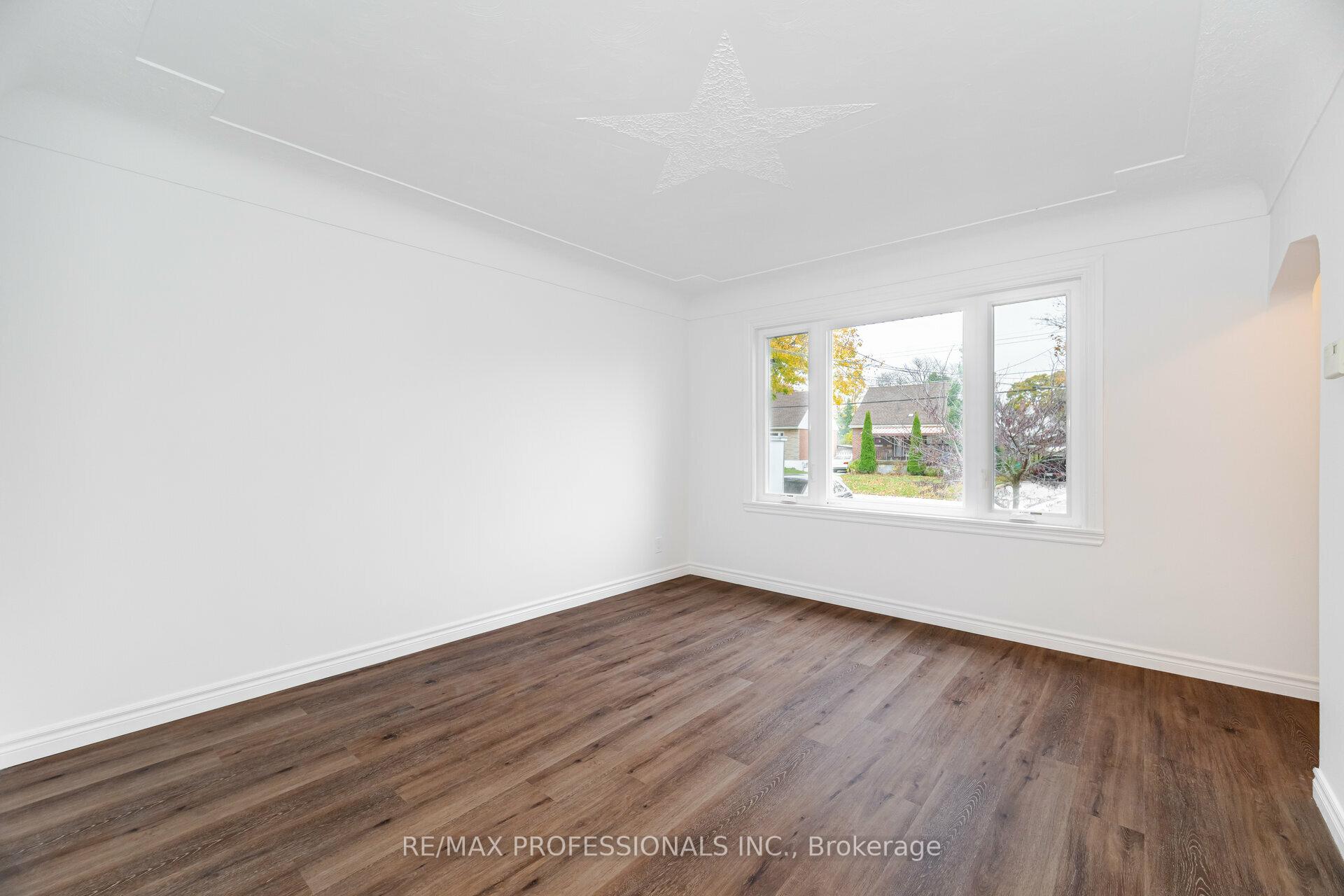 Photo 8 of 170 East 33rd Street E, Hamilton, Raleigh — HOMEH