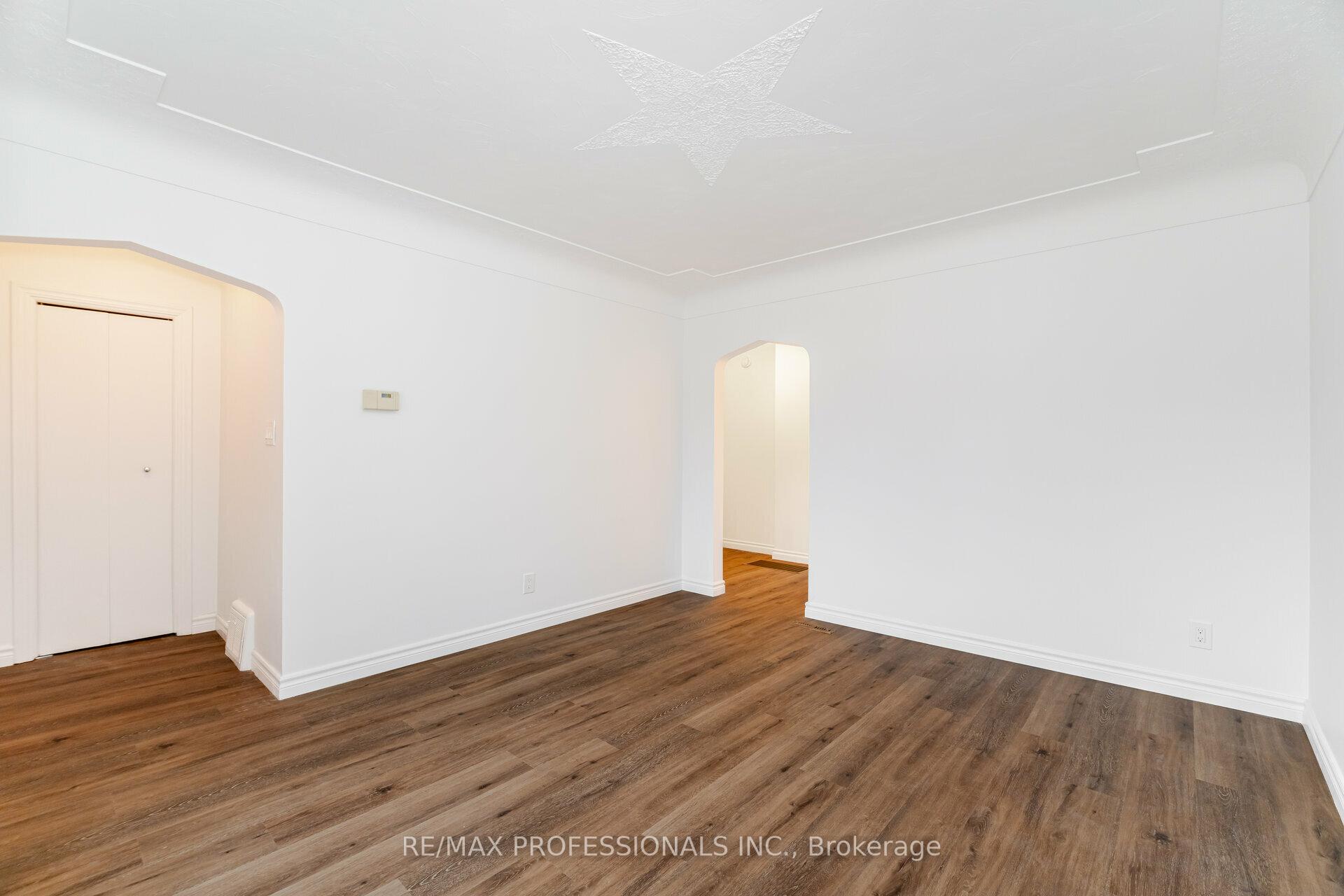 Photo 10 of 170 East 33rd Street E, Hamilton, Raleigh — HOMEH